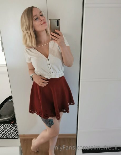 aimufreelia pretty model pic