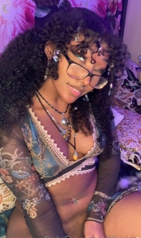 lil vira sexy star picture