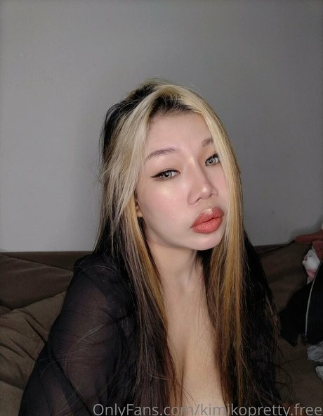 Kimikopretty erotic model image