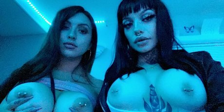 Urfavcoffeegurl adult model image