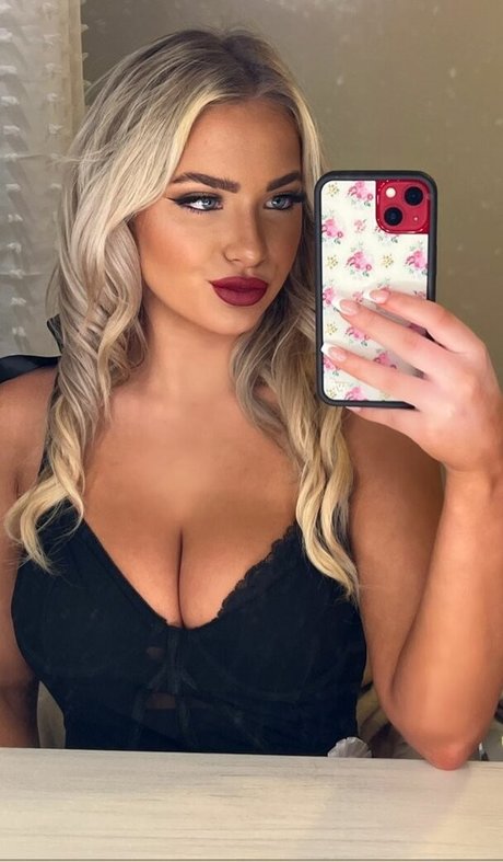 Chloe H pornstar pretty archive