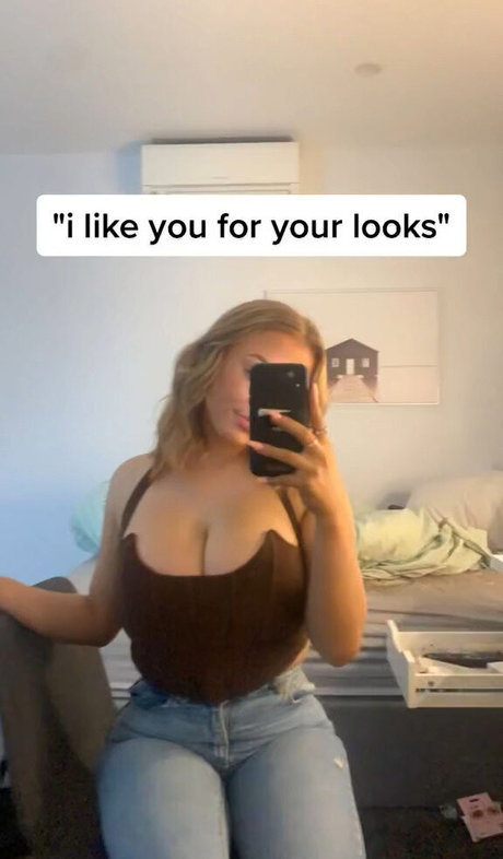 Charlotte Page model nice pic