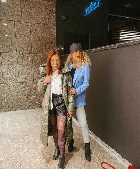 Caroline Wall model erotic photos