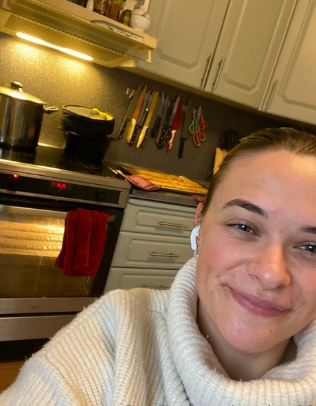 monicar96 model sex photos