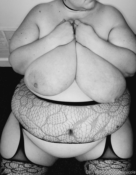 jade0nicole hd actress photo