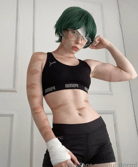 lui stormf model best picture