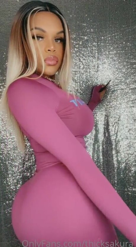 ThickSakura pornstar free pics