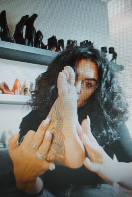 Footy79 pornstar naked photo