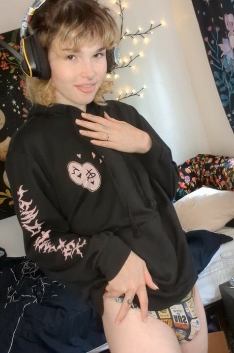 NeriiLune pornstar adult img