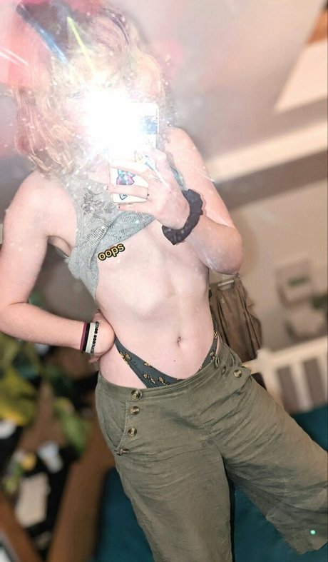 NeriiLune pornstar nude img