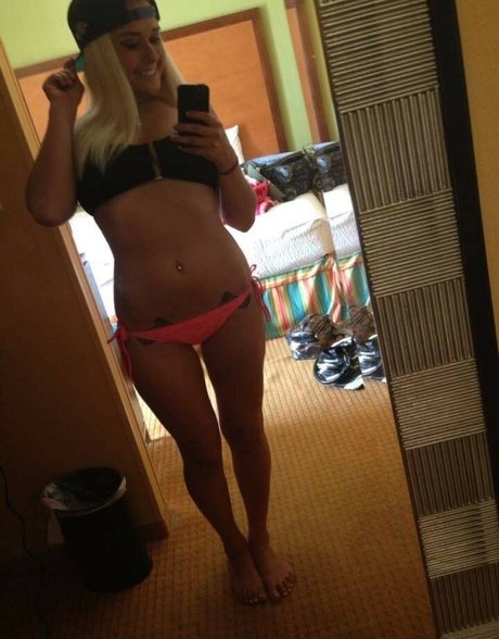 Daria Thibault star erotic image