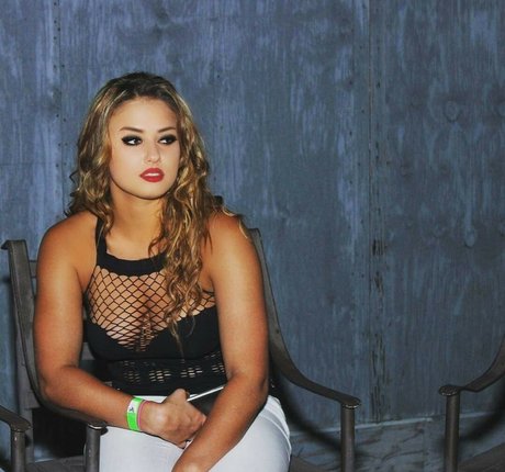 Daria Thibault art actress pics