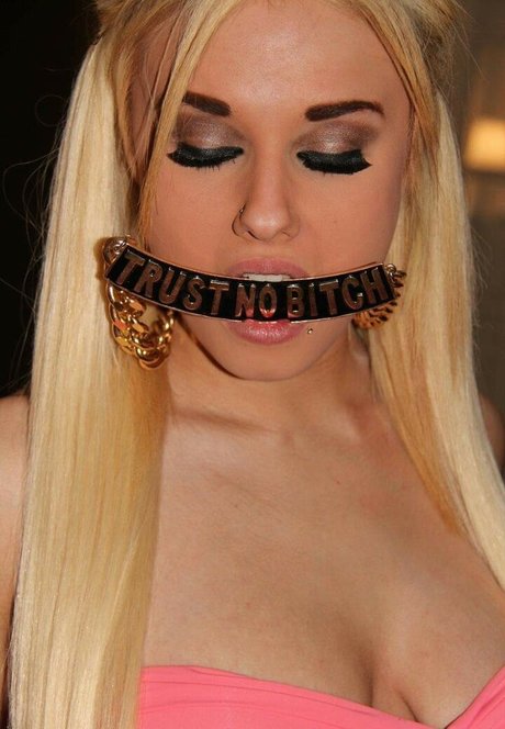 Daria Thibault star pornographic image