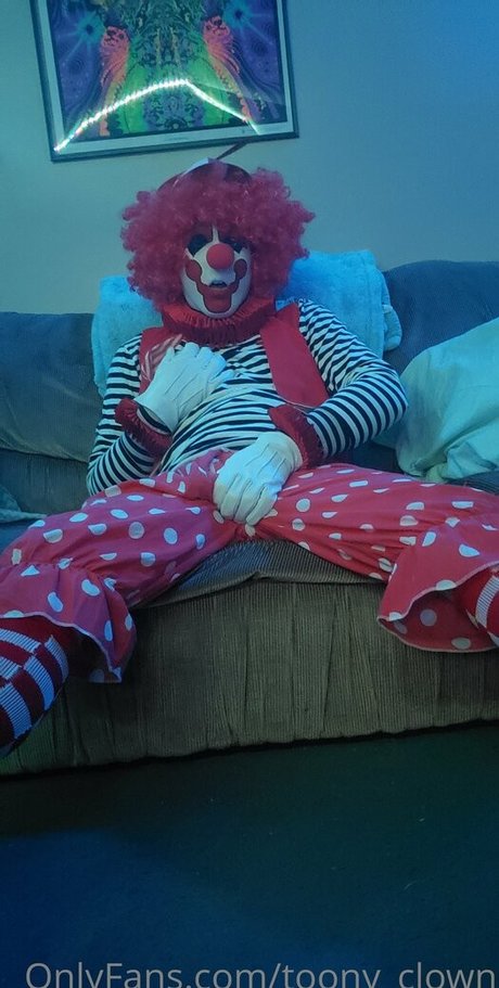 toony clown model xxx photo