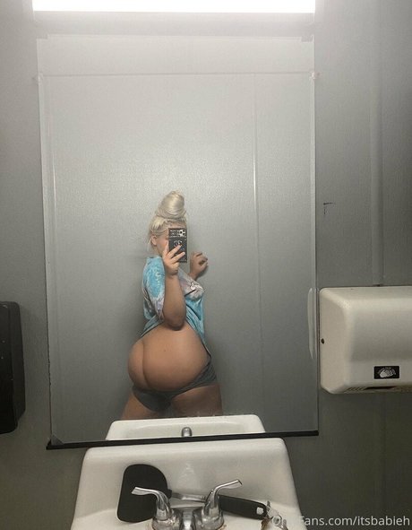 itsbabieh top model picture