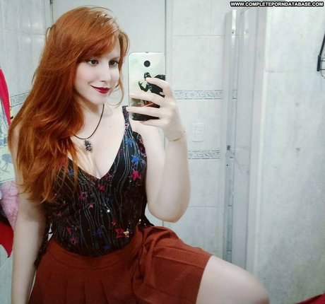 Amanda Monteiro star exclusive photo