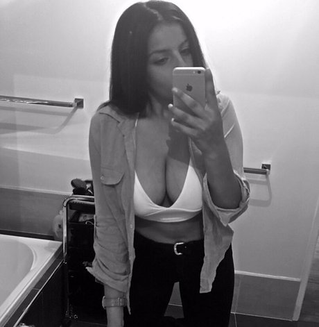 Chloe C star perfect pic