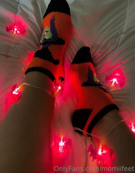 momiifeet erotic pornstar image