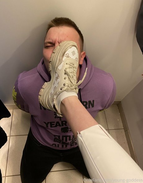 young goddess nice star pic