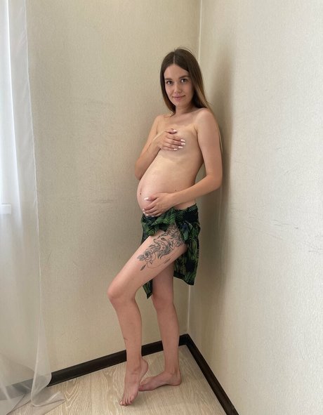 lovelygirlliza art star gallery