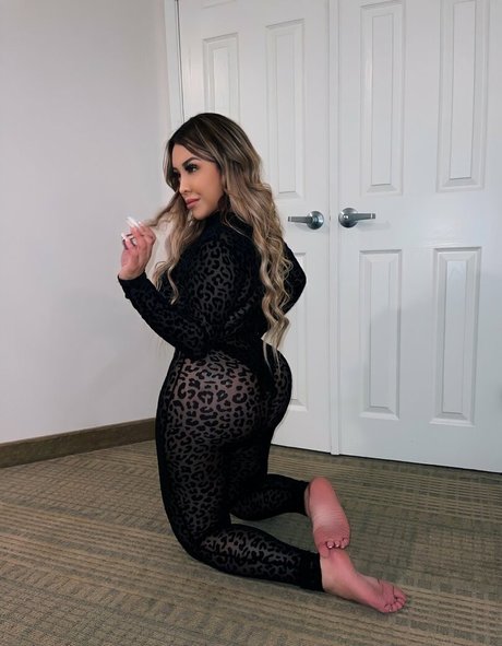 MsLupeRamos top star images