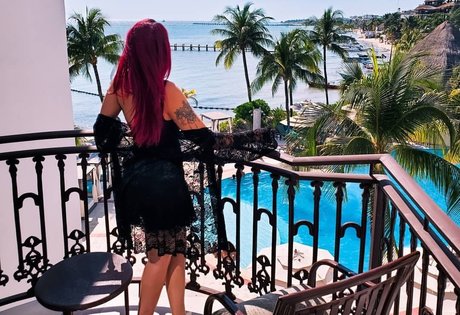 Madison Agnew nude pornstar picture