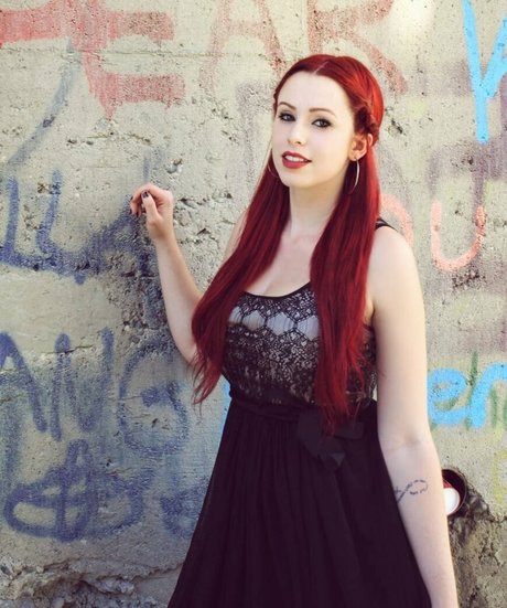 Madison Agnew model photo