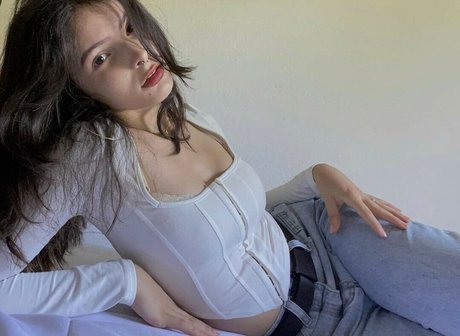 Victoria Ribeiro exclusive star image