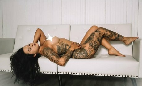 trevyscott nude star img