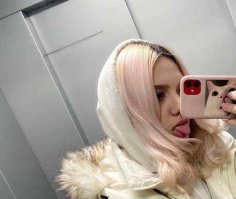 milena pretty pornstar beautiful pictures