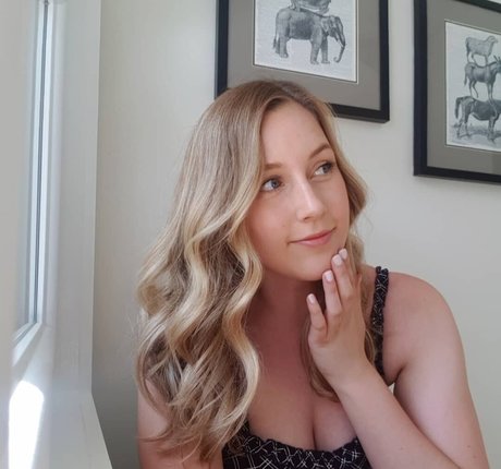 Elizabeth Height free model image