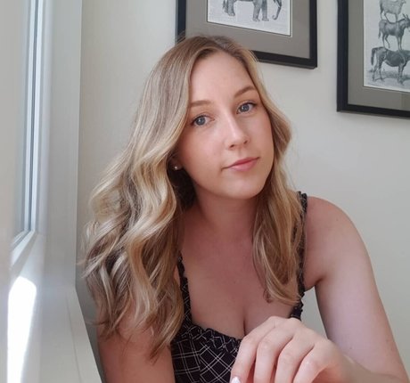 Elizabeth Height exclusive pornstar photo