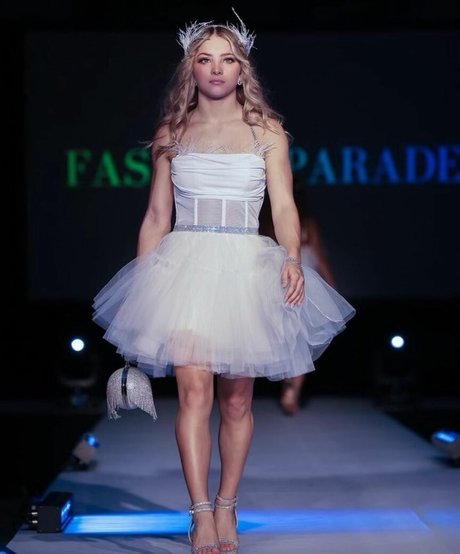 Isabella DuCharme hd model pics