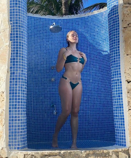 Laney DeGrasse sex model images