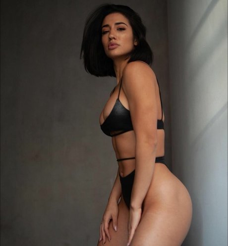 Alicia Arrietta free pornstar pictures