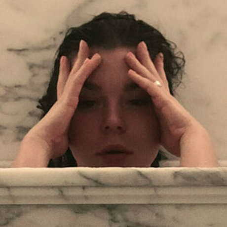 Guerlain sexy model img