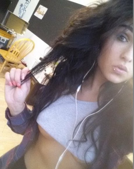 keelingz sexy model img