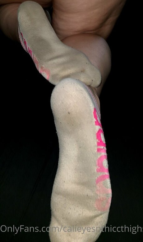 calieyesnthiccthighs top model photos