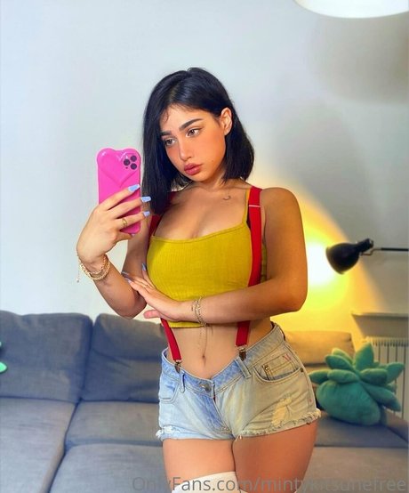 mintykitsunefree hot model img