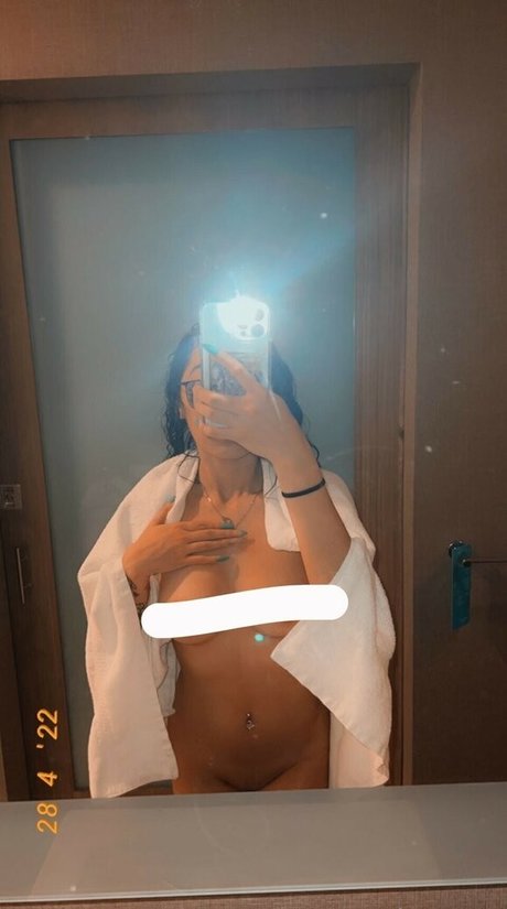 Jackie Izawa model naked image