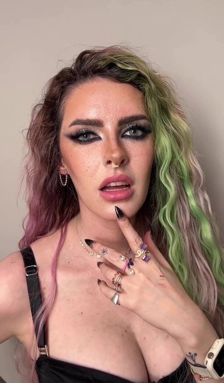 Karen Bachini best model photos