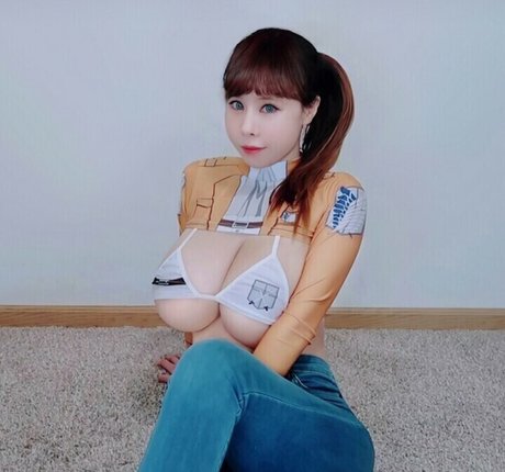 Olivia Kiara beautiful actress img