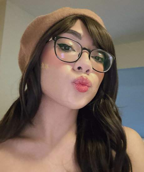 honeebelle naked star image