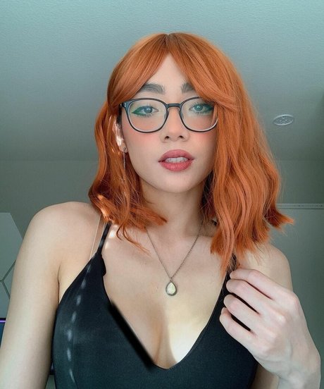 honeebelle nudes star photo