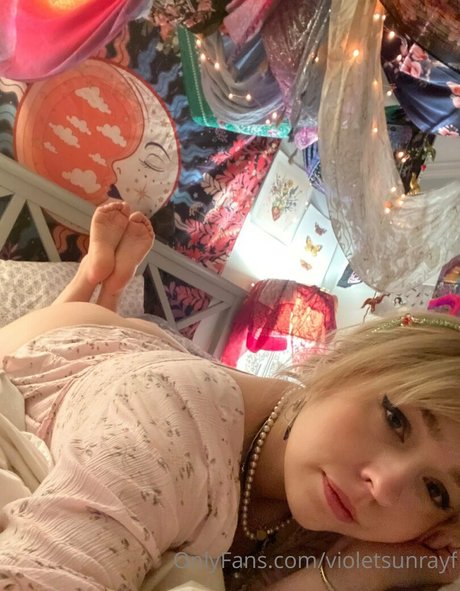 violetsunrayf hot star photos