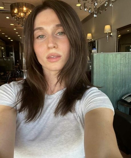 Rita Volk perfect actress pic