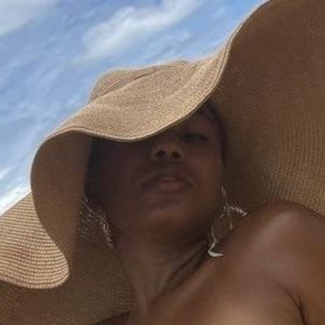 Lady Dadoune pornstar exclusive images