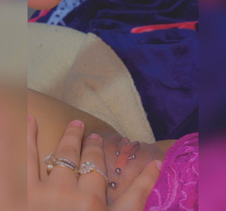 valery r10 porn actress image