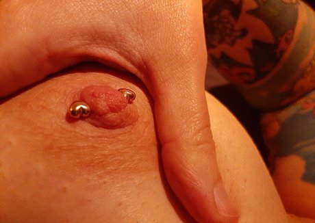 female bodybuilder onlyfans exclusive image