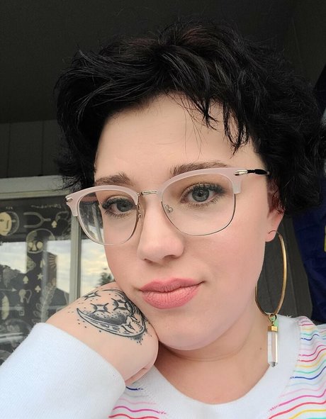 thequeenhasarrived star perfect pics